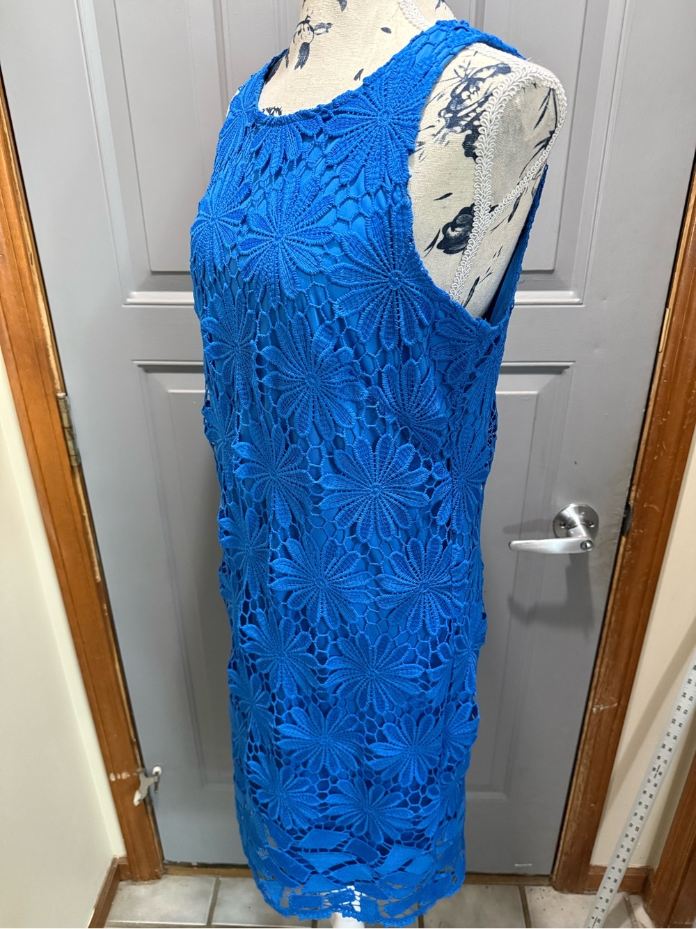 London Times - Royal Blue Crochet Floral Midi Dress (10)